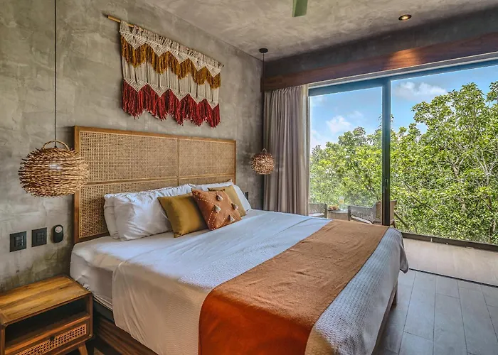 Stylish Ph With Private Pool-gym-superstore *